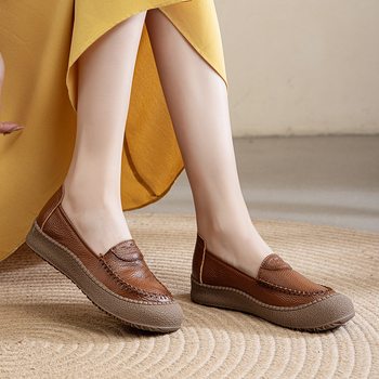 Női kényelmes cipő, kerek orrú, valódi marhabőr felsőrész, alacsony sarok 1–3 cm, gumi talp