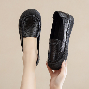 Női kényelmes cipő, kerek orrú, valódi marhabőr felsőrész, alacsony sarok 1–3 cm, gumi talp