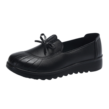Udobne ženske cipele za srednju dob i starije žene — slip-on dizajn, nizak pet 1–3 cm, okrugli vrh, PU potplat, gornji materijal i podstava od super vlakna