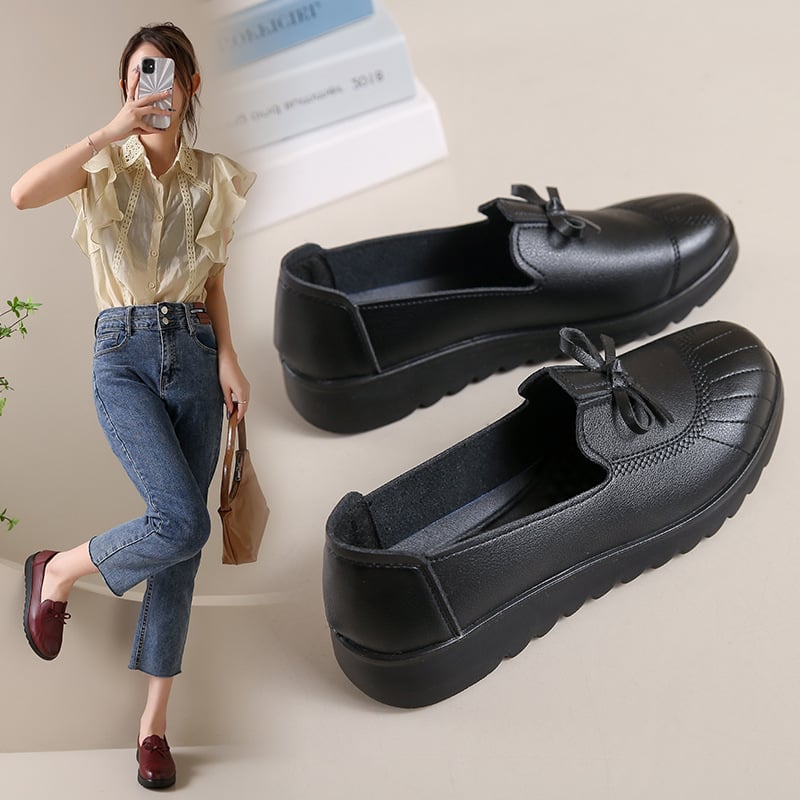 Udobne ženske cipele za srednju dob i starije žene — slip-on dizajn, nizak pet 1–3 cm, okrugli vrh, PU potplat, gornji materijal i podstava od super vlakna