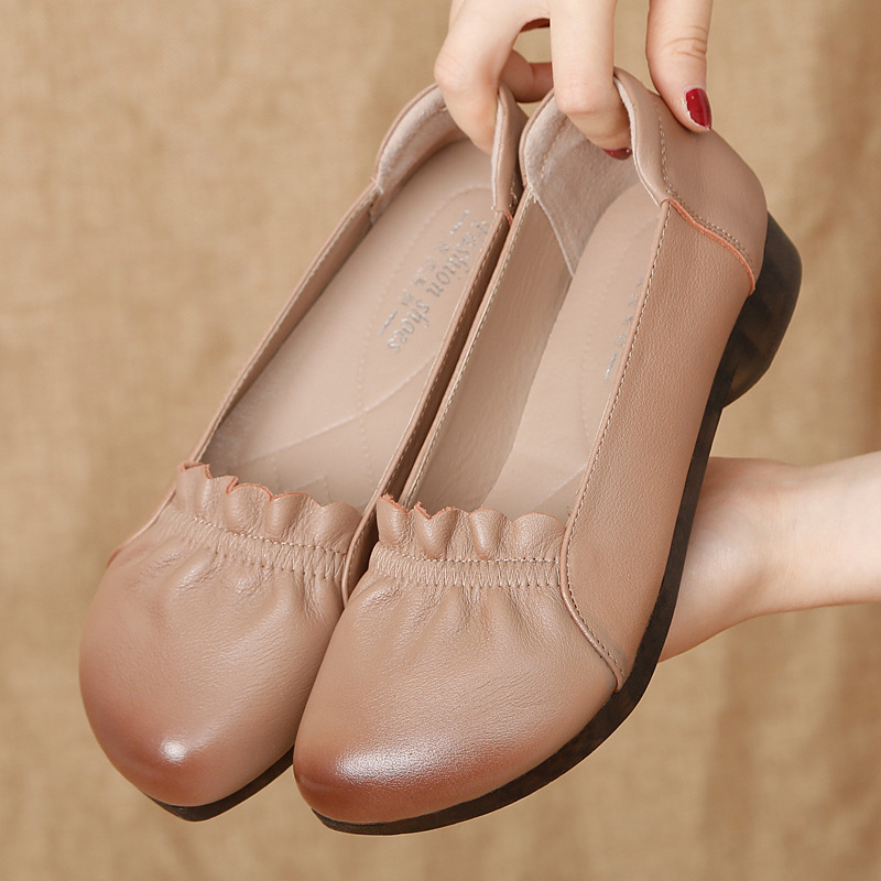 Ženske kožne loafers s mekanom potplatom, okrugli nos, nizak pet 1–3 cm, casual i udobne