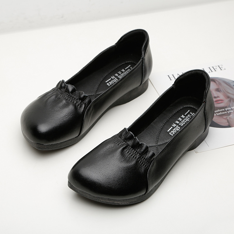 Ženske kožne loafers s mekanom potplatom, okrugli nos, nizak pet 1–3 cm, casual i udobne