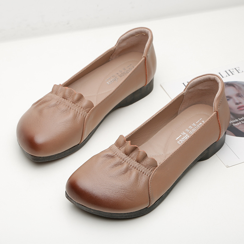 Ženske kožne loafers s mekanom potplatom, okrugli nos, nizak pet 1–3 cm, casual i udobne