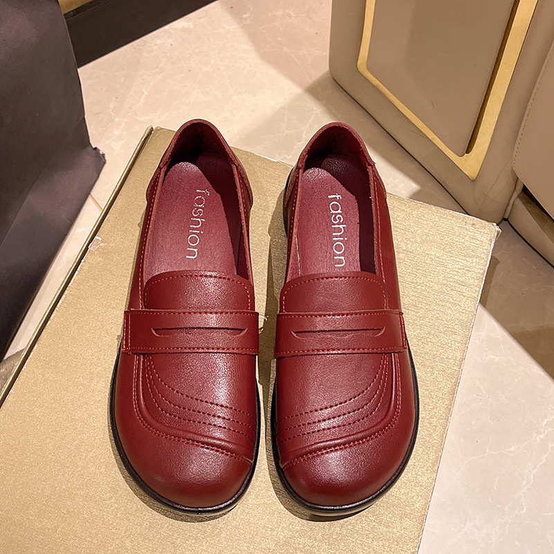 Ženske slip-on cipele, okrugli vrh, gornji materijal: Super Fiber, potplat: poliuretan, niski pet 1–3 cm, zatvaranje: slip-on