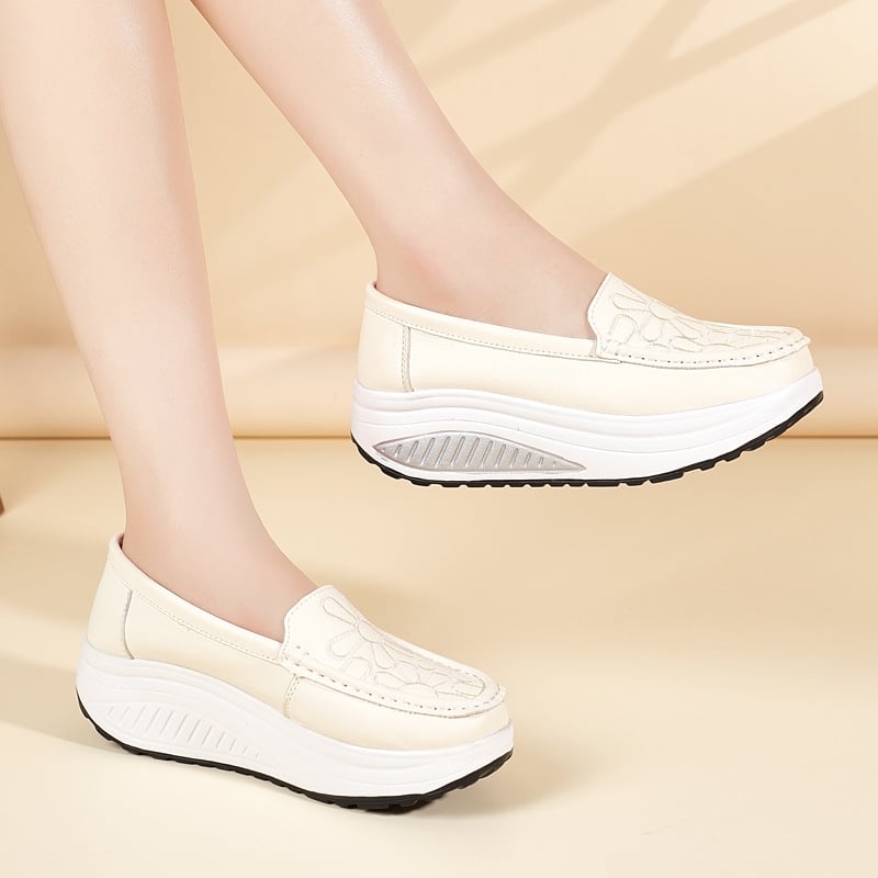 Ženske loaferice, koža split, zaobljeni vrh, 3–5 cm visina pete, PU đon, PU ulošak