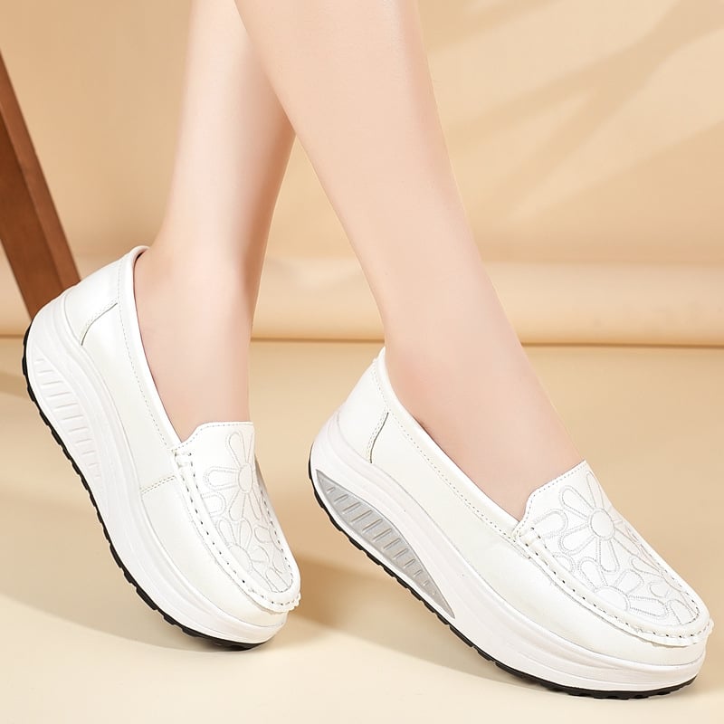 Ženske loaferice, koža split, zaobljeni vrh, 3–5 cm visina pete, PU đon, PU ulošak