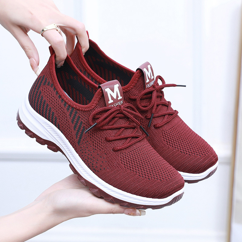 Ženske slip-on tenisice od tekstila s Flyknjim gornjim dijelom i gumom; prozračna i protuklizna, okrugli vrh, niski plosnati potpetica 1-3 cm, pogodne za svakodnevno nošenje u proljeće, ljeto i jesen
