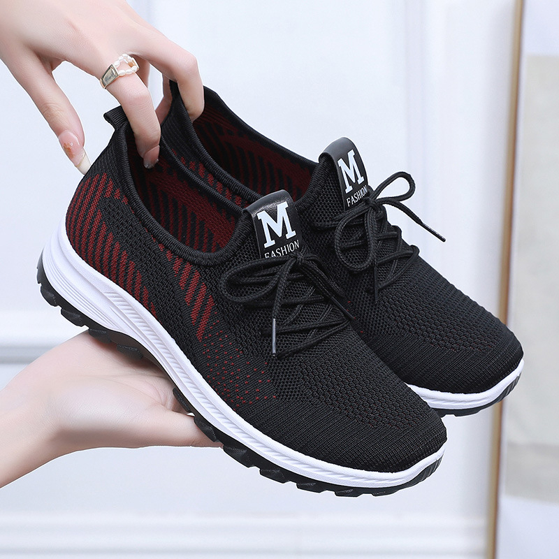 Ženske slip-on tenisice od tekstila s Flyknjim gornjim dijelom i gumom; prozračna i protuklizna, okrugli vrh, niski plosnati potpetica 1-3 cm, pogodne za svakodnevno nošenje u proljeće, ljeto i jesen