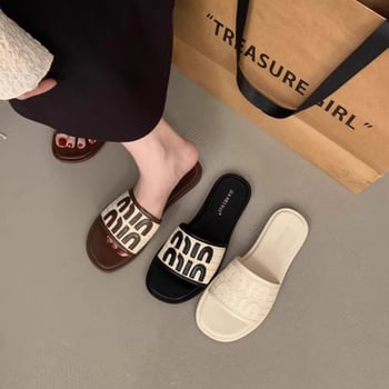 Flat talpú koreai stílusú kültéri szandál, egypántos, PVC felsőrész, gumi talp, légáteresztő, talpvastagság 0–3 cm, 2025 tavasz