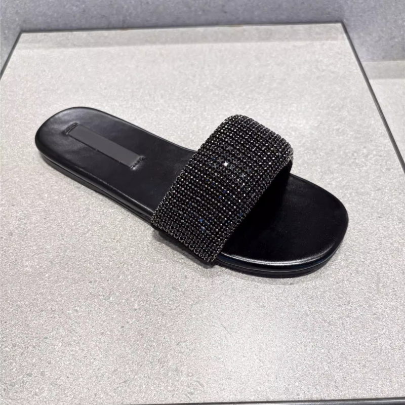 Ženské sandále s rhinestone, s thong popruhou | Horný materiál: super vlákno; Podrážka: PU; Vnútorný materiál: cortical; Hrúbka podrážky: 0–3 cm; Päta: plochá