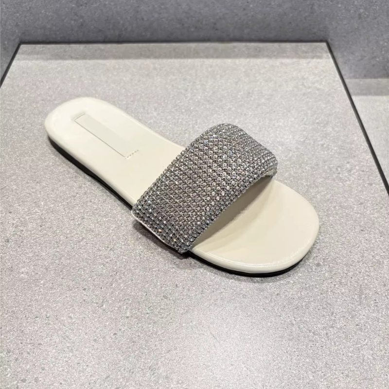 Ženské sandále s rhinestone, s thong popruhou | Horný materiál: super vlákno; Podrážka: PU; Vnútorný materiál: cortical; Hrúbka podrážky: 0–3 cm; Päta: plochá