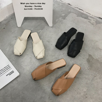 Ženske mule sandale s kvadratnim vrhom – prozračan PU gornji dio, podstava od umjetne kože, gumeni đon, ravna potpetica, slip-on zatvaranje