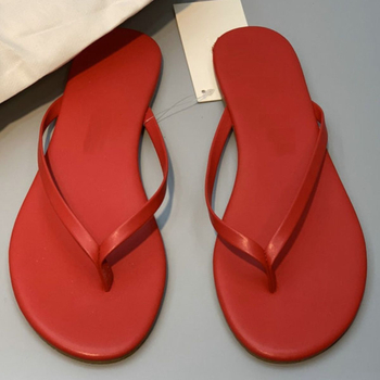 Dámske thong sandále, kórejský štýl; vrchný materiál: umelá PU; podrážka: guma; hrúbka podrážky 0–3 cm; plochá podrážka