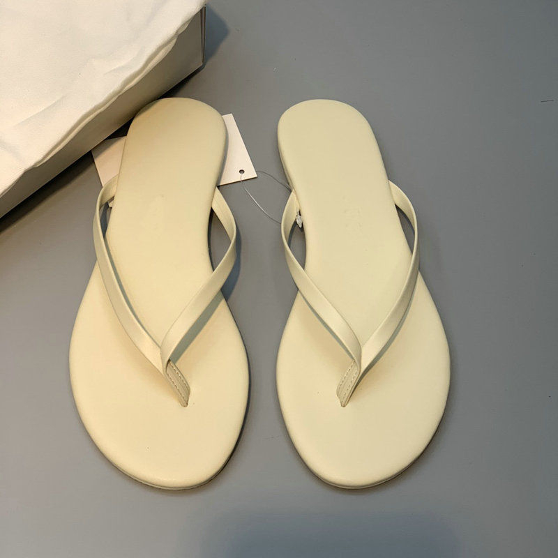 Dámske thong sandále, kórejský štýl; vrchný materiál: umelá PU; podrážka: guma; hrúbka podrážky 0–3 cm; plochá podrážka
