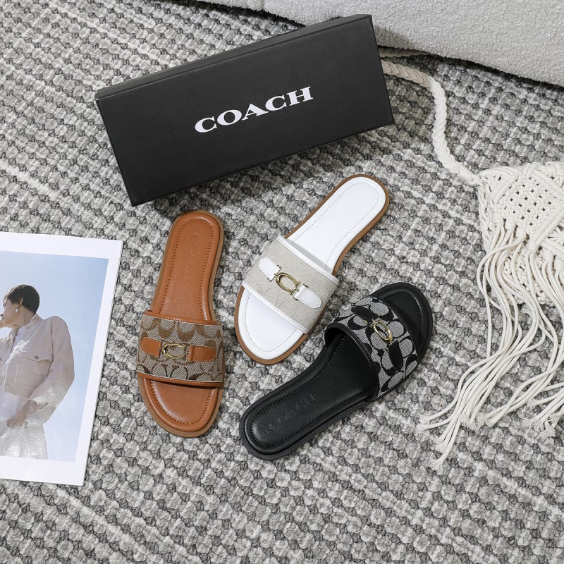 Női lapos papucs fém betű mintával — (Felső: Egyéb; Talp: Gumi; Belső: Műbőr; Minta: Betűk; Sarok stílus: Lapos)