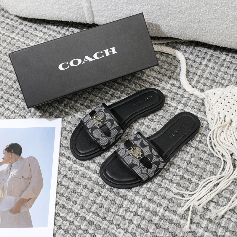 Női lapos papucs fém betű mintával — (Felső: Egyéb; Talp: Gumi; Belső: Műbőr; Minta: Betűk; Sarok stílus: Lapos)