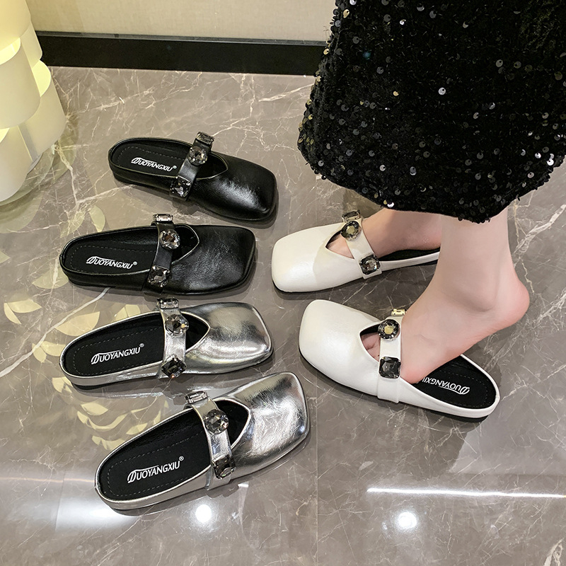 Sandale plate cu suprafața PU, vârf rotund, căptușeală PU, talpă din cauciuc — lansare vară 2025