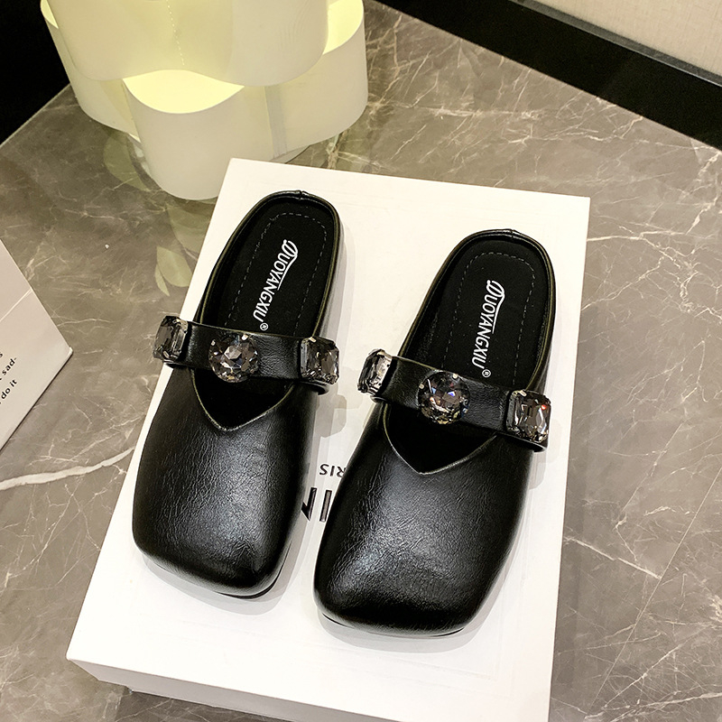 Sandale plate cu suprafața PU, vârf rotund, căptușeală PU, talpă din cauciuc — lansare vară 2025