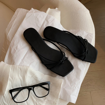 Ženske sandale s kvadratnim vrhom, uske tračice, slip-on, 3–5 cm đon, gumeni potplat, gornji dio: super vlakno, stil: korejska verzija
