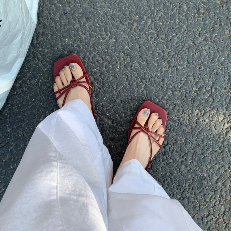 Ženske sandale s kvadratnim vrhom, uske tračice, slip-on, 3–5 cm đon, gumeni potplat, gornji dio: super vlakno, stil: korejska verzija