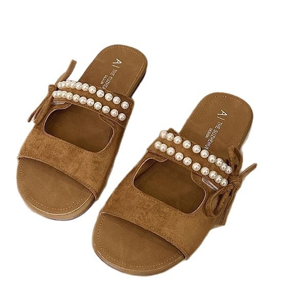 Ženske slip-on sandale s jednim remenom, biserna mašna, mat vanjski dio, gumeni potplat, debljina potplata 3–5 cm, ravna peta, protuklizne, udobne
