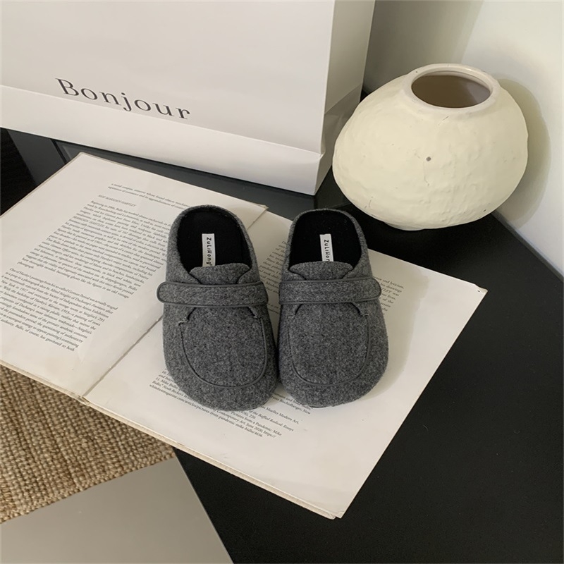 Ženske slip-on loaferice s gornjim dijelom od nubuka, gumom potplatom, podstava od umjetne kože, ravni potplat