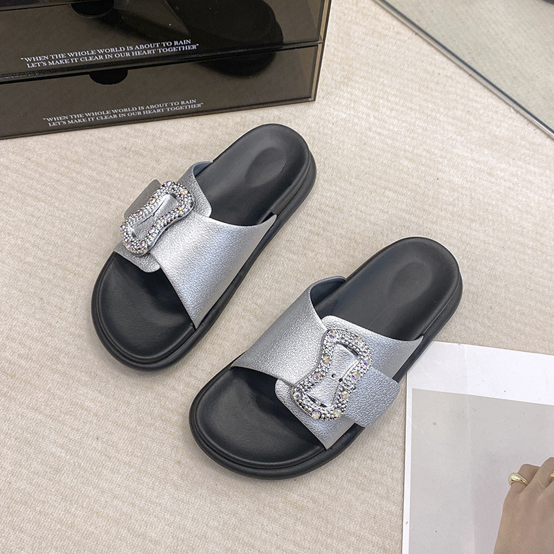 Ženske sandale s debelim potplatom od PVC, kožni ulošci, PVC gornji dio, PVC potplata, debljina potplata 0–3 cm, potplata injekcijskim oblikovanjem