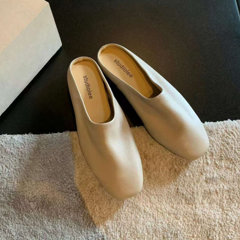 Ženske slip-on mule od prave kože, gumena potplat, ljeto 2025, gornji dio od prave kože, unutarnji materijal: svinjska koža