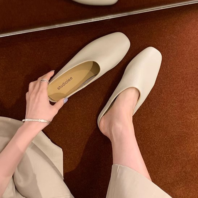 Ženske slip-on mule od prave kože, gumena potplat, ljeto 2025, gornji dio od prave kože, unutarnji materijal: svinjska koža