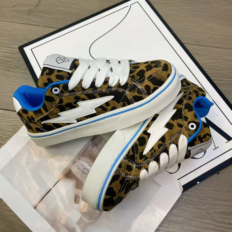 Ženske platnene tenisice s leopard printom i motivom munje, niski kroj, vezanje, gumeni đon, školski stil, proleće