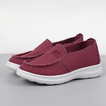Ženske slip-on tenisice od mrežasteg materijala s prozračnim gornjim dijelom, niski gornji dio, šiljasti nos, PU potplat