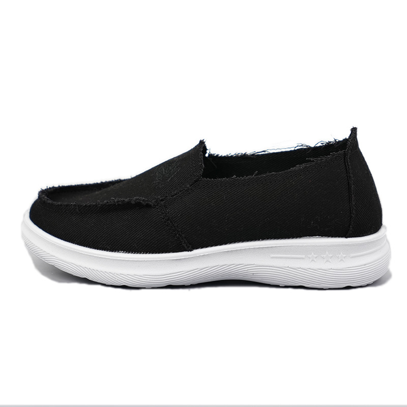 Ženske slip-on tenisice od mrežasteg materijala s prozračnim gornjim dijelom, niski gornji dio, šiljasti nos, PU potplat