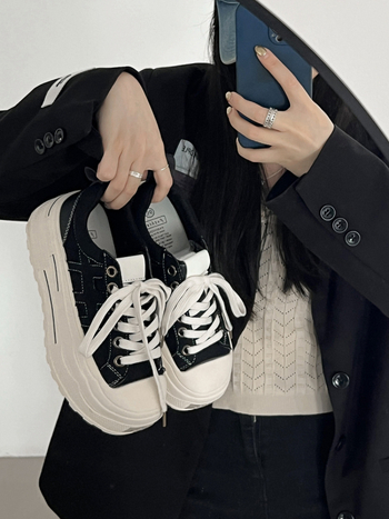 Ženske svakodnevne udobne tenisice s gornjim dijelom od umjetnog pliša, vezanje, PU Uložak, gumeni potplat, visina pete 0–1 cm