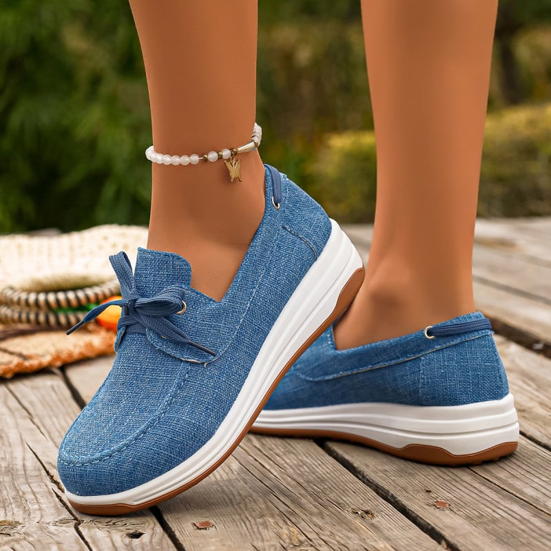 Ženske loafers od platna, okrugla špička, prednje vezanje, klinasti potplat, gumeni potplat