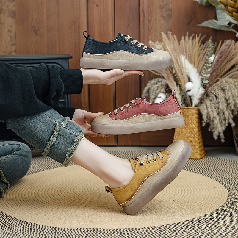 Ženske retro udobne tenisice s dvostrukim kožnim gornjim dijelom, elastično slip-on zatvaranje, okrugli vrh, ravna peta, prozračna podstava