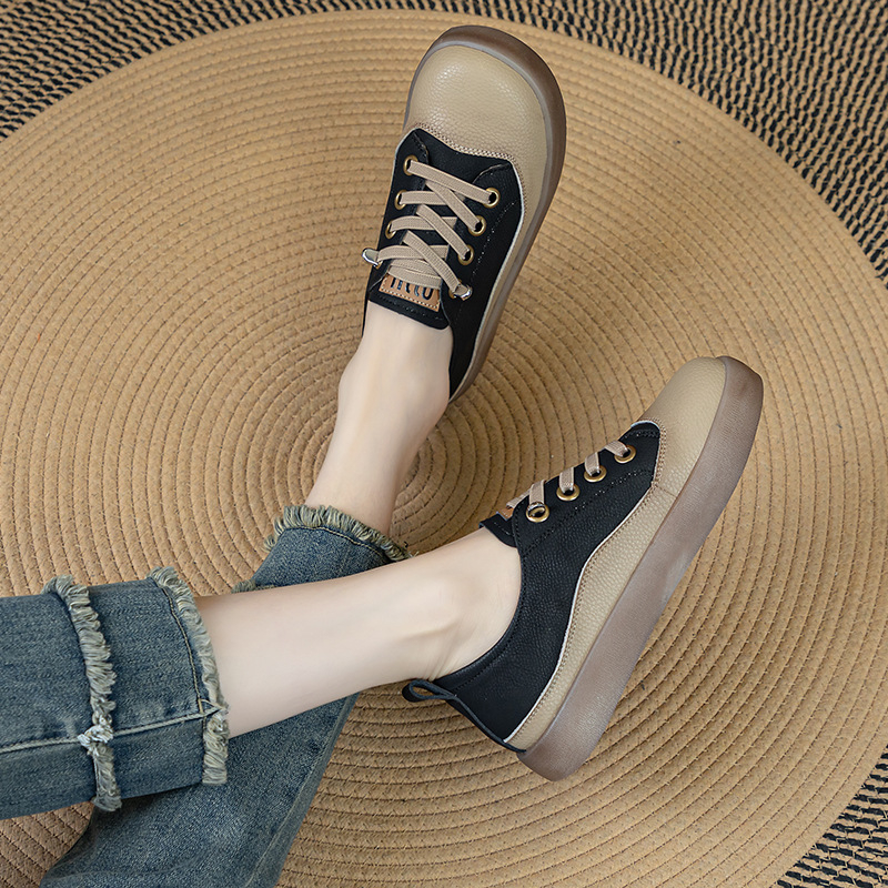 Ženske retro udobne tenisice s dvostrukim kožnim gornjim dijelom, elastično slip-on zatvaranje, okrugli vrh, ravna peta, prozračna podstava