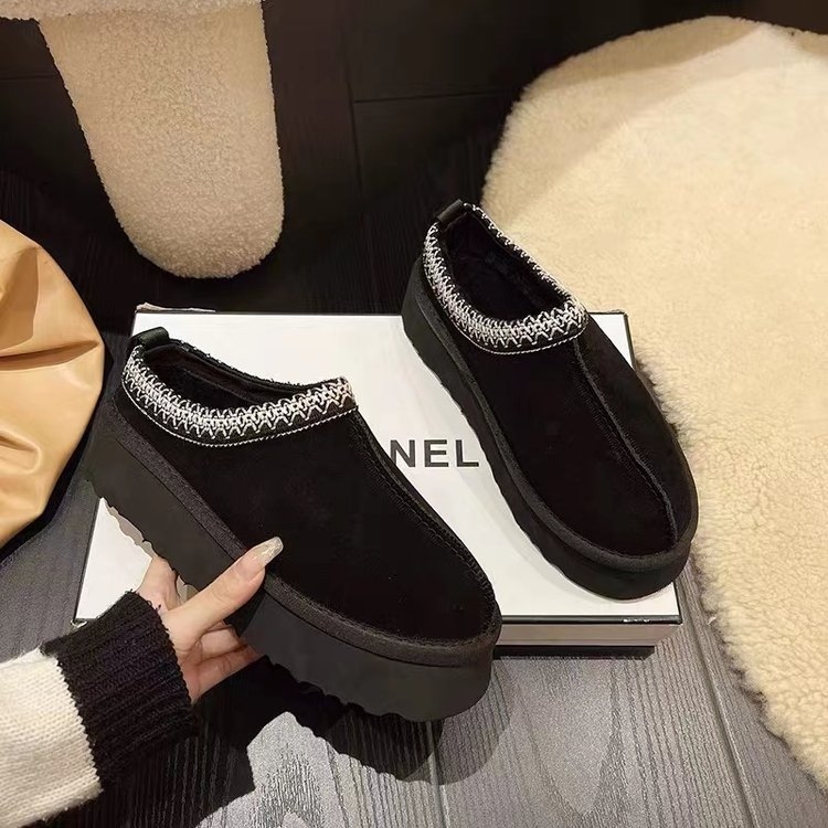 Ženske zimske čizme za snijeg s nubuk gornjim dijelom, unutarnja umjetna kosa, pjenasti gumeni đon, 4 cm platforma, slip-on