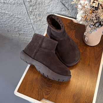 Ženske čizme za snijeg od prave kože s imitacijom vunom, zima 2025, srednja visina čizme, potplat od prirodnog kaučuka, ravna potpetica