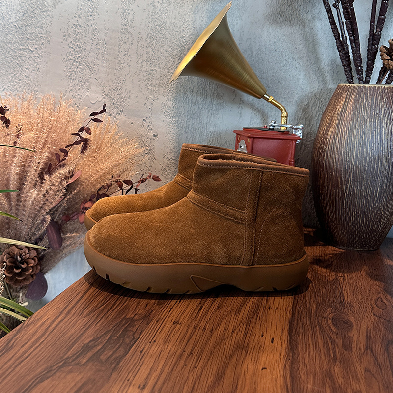 Ženske čizme za snijeg od prave kože s imitacijom vunom, zima 2025, srednja visina čizme, potplat od prirodnog kaučuka, ravna potpetica