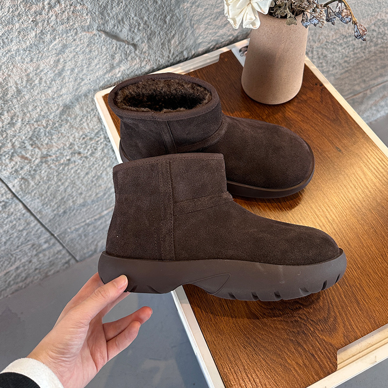 Ženske čizme za snijeg od prave kože s imitacijom vunom, zima 2025, srednja visina čizme, potplat od prirodnog kaučuka, ravna potpetica