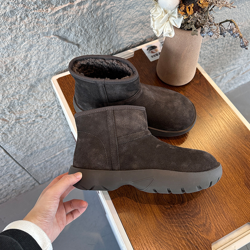 Ženske čizme za snijeg od prave kože s imitacijom vunom, zima 2025, srednja visina čizme, potplat od prirodnog kaučuka, ravna potpetica