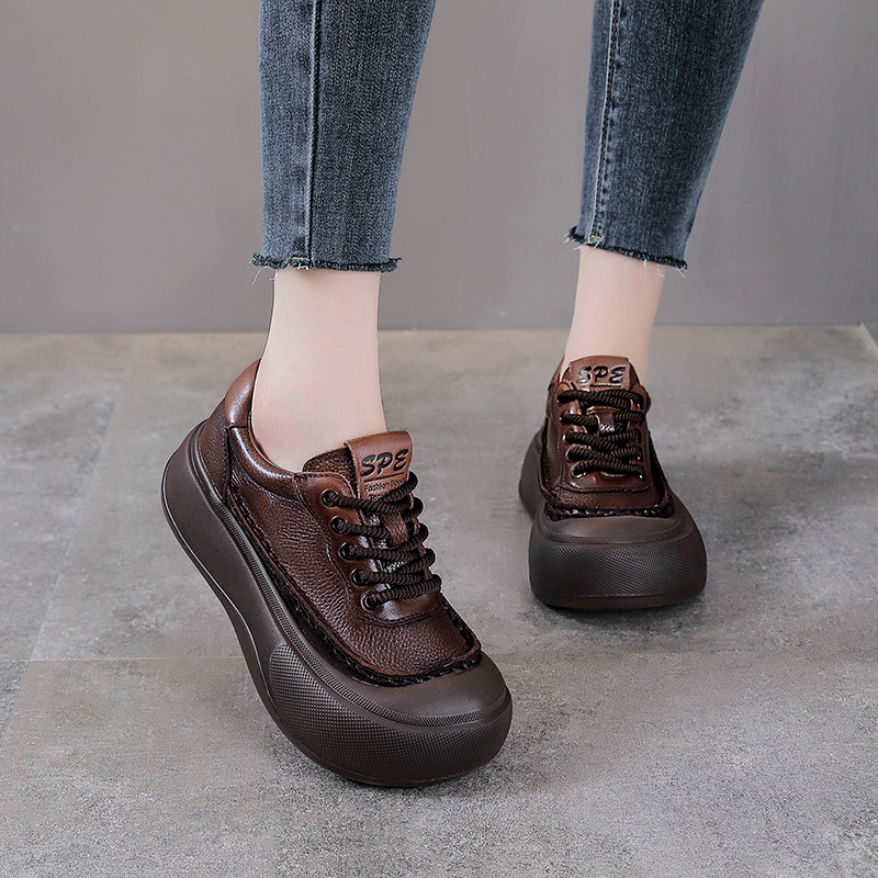 Dámske casual topánky z prvej vrstvy hovädzej kože, horný materiál: prvá vrstva, hrubá podrážka, výška päty 3-5 cm, zapínanie na šnúrky vpredu