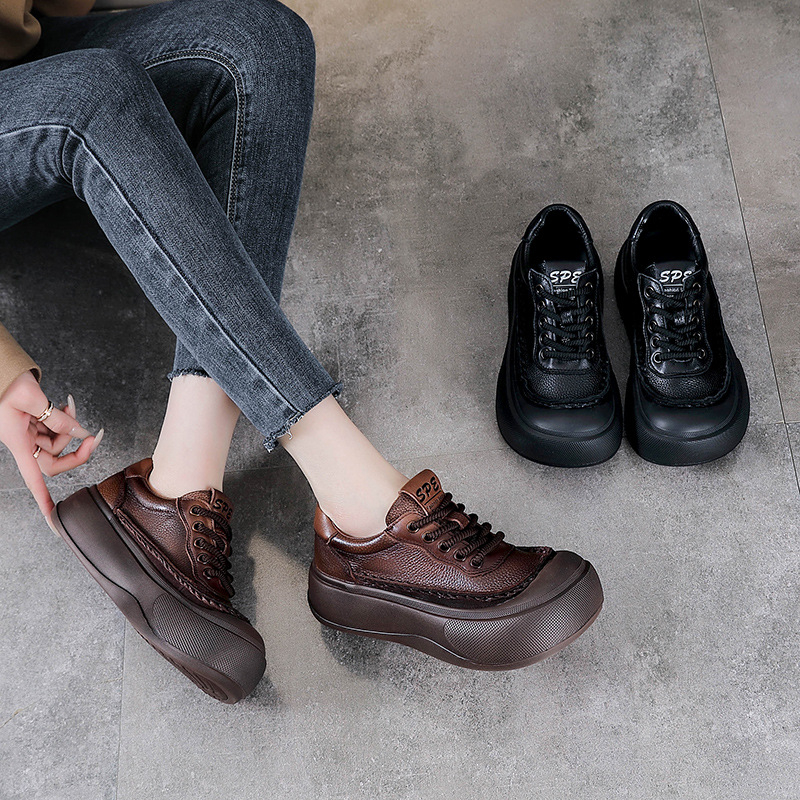 Dámske casual topánky z prvej vrstvy hovädzej kože, horný materiál: prvá vrstva, hrubá podrážka, výška päty 3-5 cm, zapínanie na šnúrky vpredu