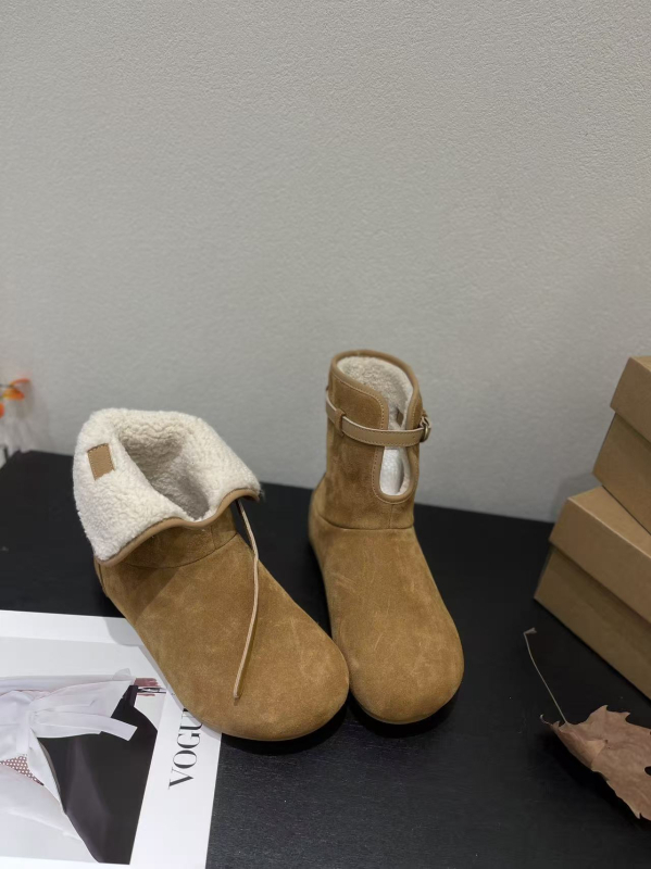 Дамски кожени ботуши със средна височина, повдигащ дизайн, подплатени с изкуствен плюш, зимни, гумена подметка