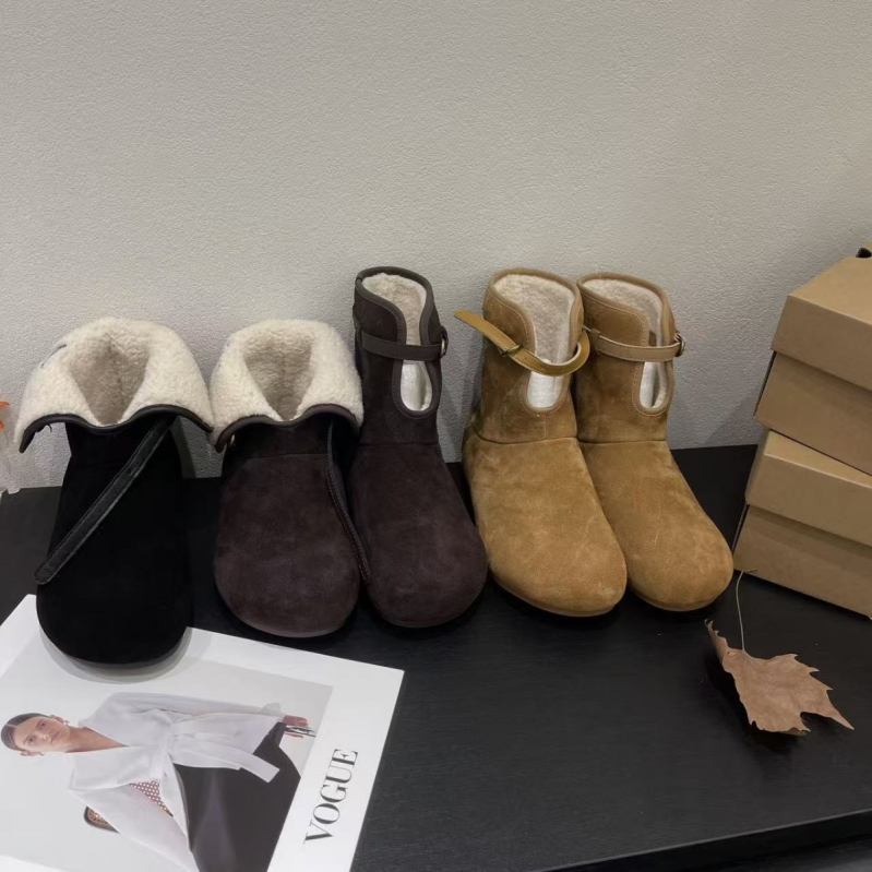 Дамски кожени ботуши със средна височина, повдигащ дизайн, подплатени с изкуствен плюш, зимни, гумена подметка