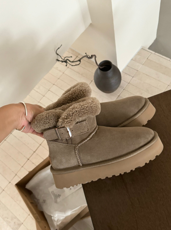 Дамски зимни боти за сняг от велур със пухена подплата и 3 см повдигаща подметка