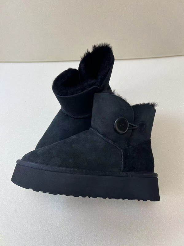 Snežne čizme od ovčje kože s podstavom od ovčje vune, niski gornji dio, debela platforma, bočni elastični zatvarač