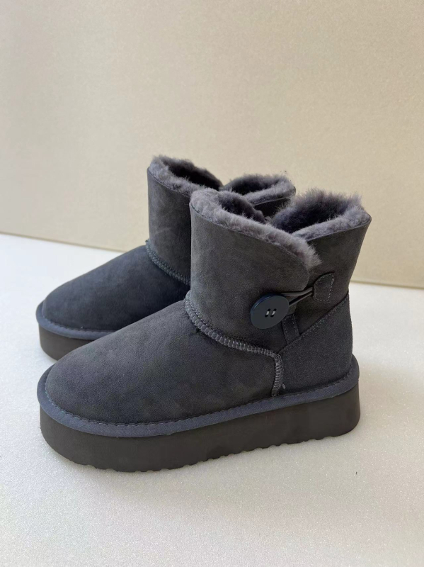 Snežne čizme od ovčje kože s podstavom od ovčje vune, niski gornji dio, debela platforma, bočni elastični zatvarač