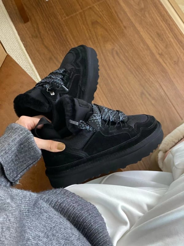 Cizme de zăpadă cu partea superioară integrată din blană și PU, șireturi frontale, talpă din cauciuc, căptușeală din blană artificială