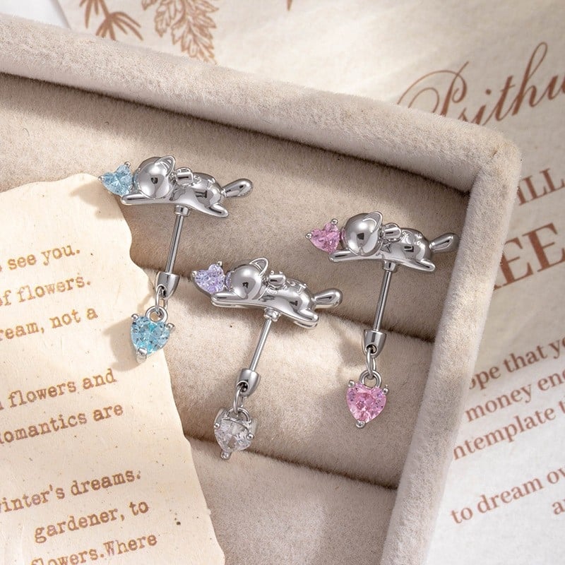 Sirds formas cirkonija ausu skrimšļa pīrsings – metāla juvelierizstrādājums